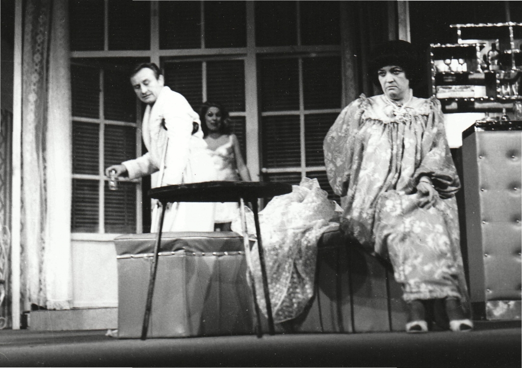 Macska a forró bádogtetõn